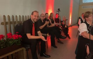 Chorgemeinschaft Reinhardtsdorf-Schöna e.V. - Jubiläumskonzert 65+2 in Reinhardtsdorf im Juni 2022 - die Musiker voll dabei